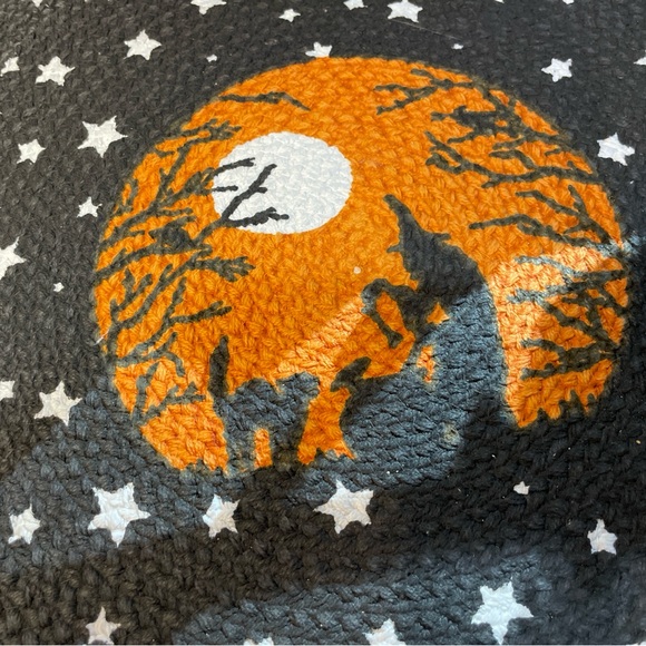 Martha Stewart Halloween 6 Chargers and 2 Kitchen Towels Set - Picture 6 of 9